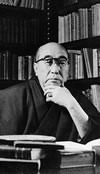 江戸川乱歩（書斎にて）