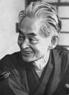川端康成（1968年、ノーベル賞受賞の取材に応える）