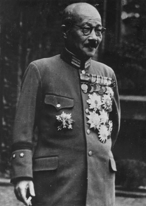 東条英機（軍服姿）