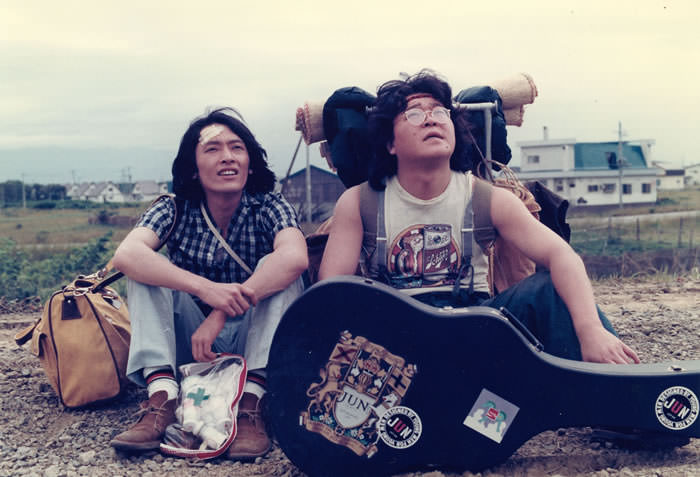 鈴木ヒロミツ（ドラマ『旅ゆけば』の1シーン）