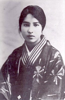 渡辺はま子の若い頃（捜真女学校の卒業数日前）