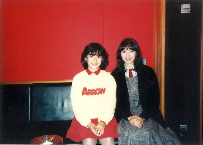 岡田有希子（左）と竹内まりや（右）