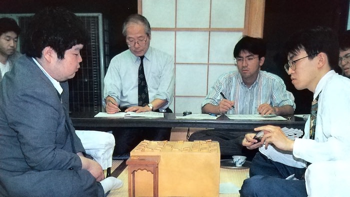 村山聖と羽生善治（1995年。『将棋マガジン』より）