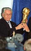 長沼健（1996年、日本サッカー協会会長のとき）