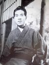 吉川英治の若い頃（33歳ごろ。下落合の家にて）