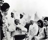 村上信夫の若い頃（43歳ごろ。1964年、東京五輪の選手村にて）