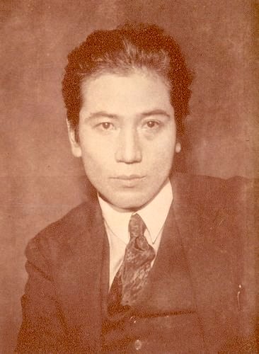 徳川夢声の若い頃（39歳ごろ。書籍『くらがり二十年』の著者近影より）