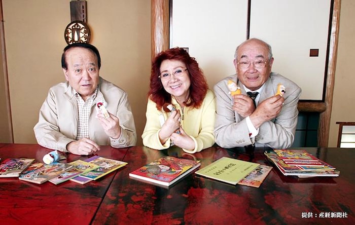 左から『ゲゲゲの鬼太郎』の目玉の親父役（田の中勇）、鬼太郎役（野沢雅子）、ねずみ男役（大塚周夫）。2006年撮影。